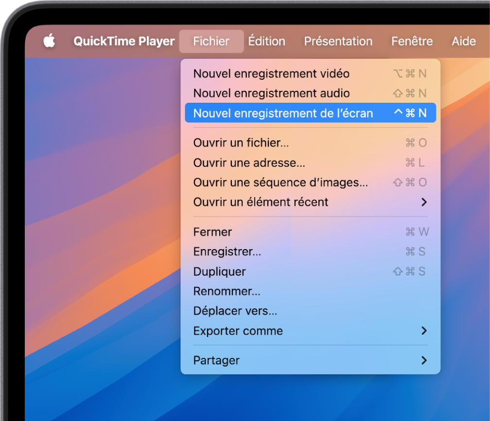Dans l’app QuickTime Player, le menu Fichier est ouvert et la commande « Nouvel enregistrement de l’écran » est activée pour lancer l’enregistrement de l’écran.